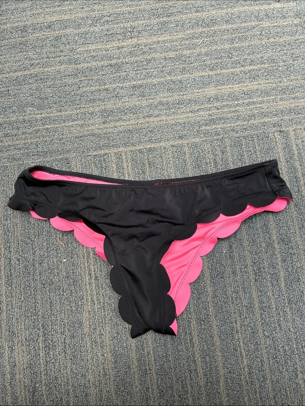 Victoria's Secret Black and Pink Scalloped Bikini Bottom